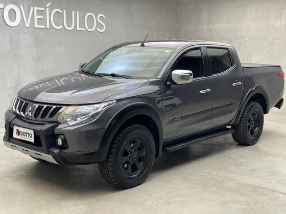 MITSUBISHI L200 TRITON 2.4 16V TURBO DIESEL OUTDOOR HPE CD 4X4 AUTOMÁTICO